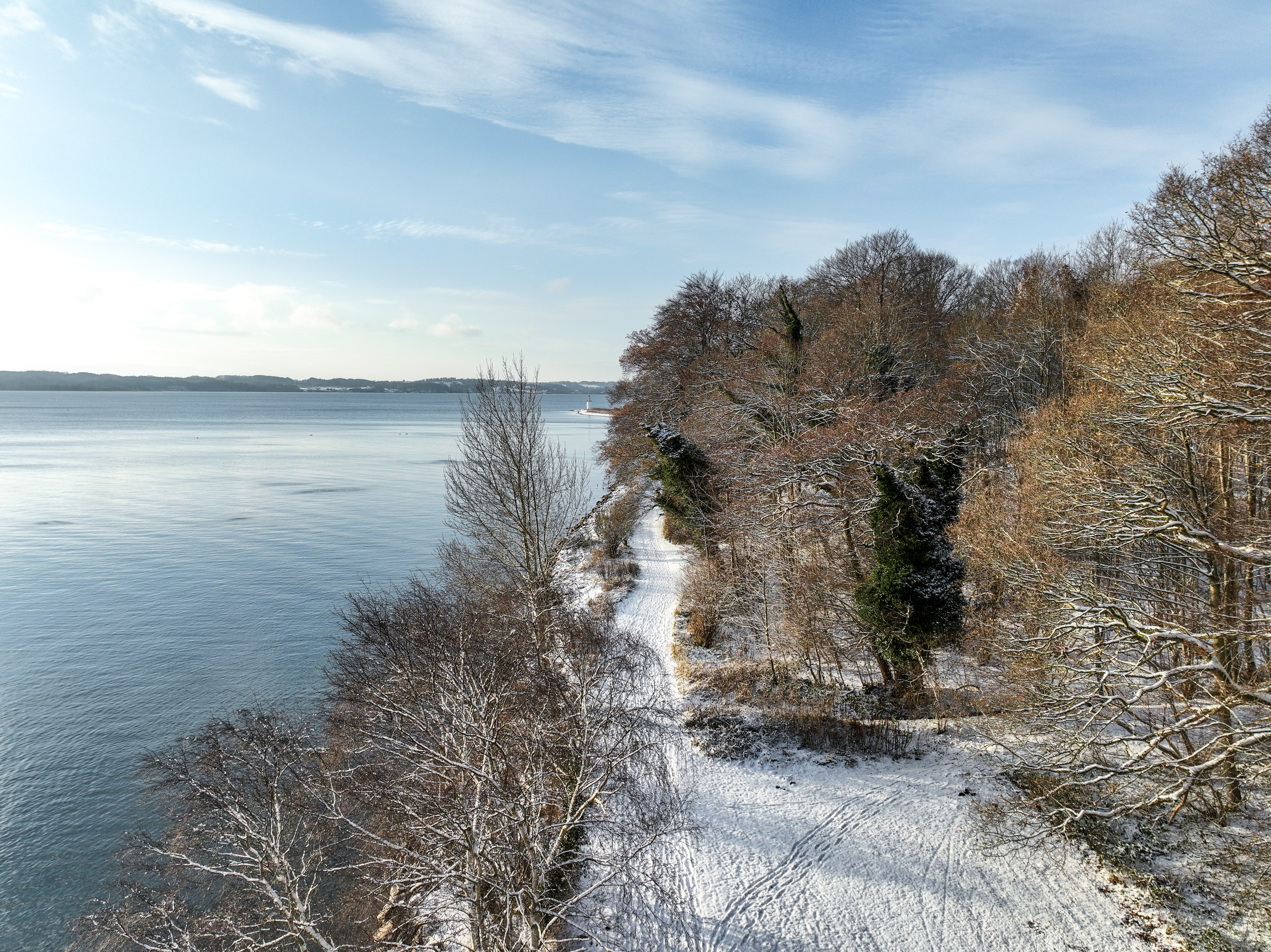 Parken i snelandskab med kig til Vejle Fjord
