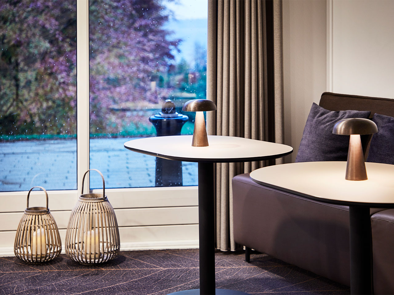 Sofagruppe med kig til naturen